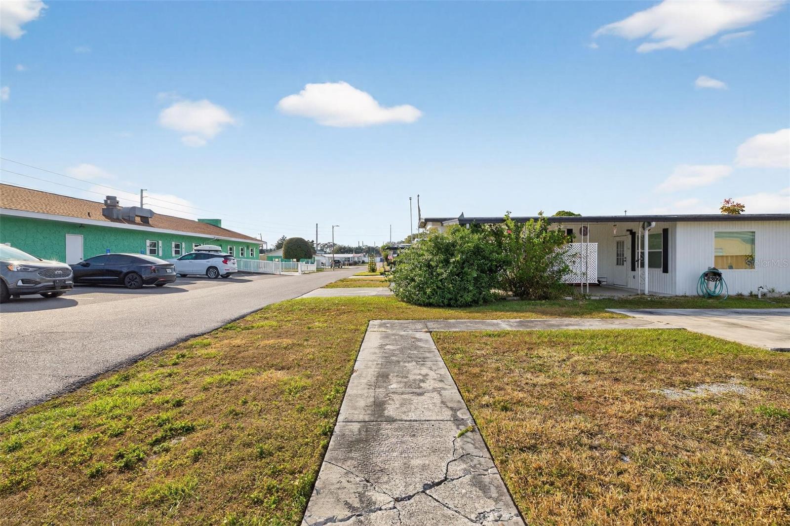 Image 16 of 30 For 38627 Lansing Avenue