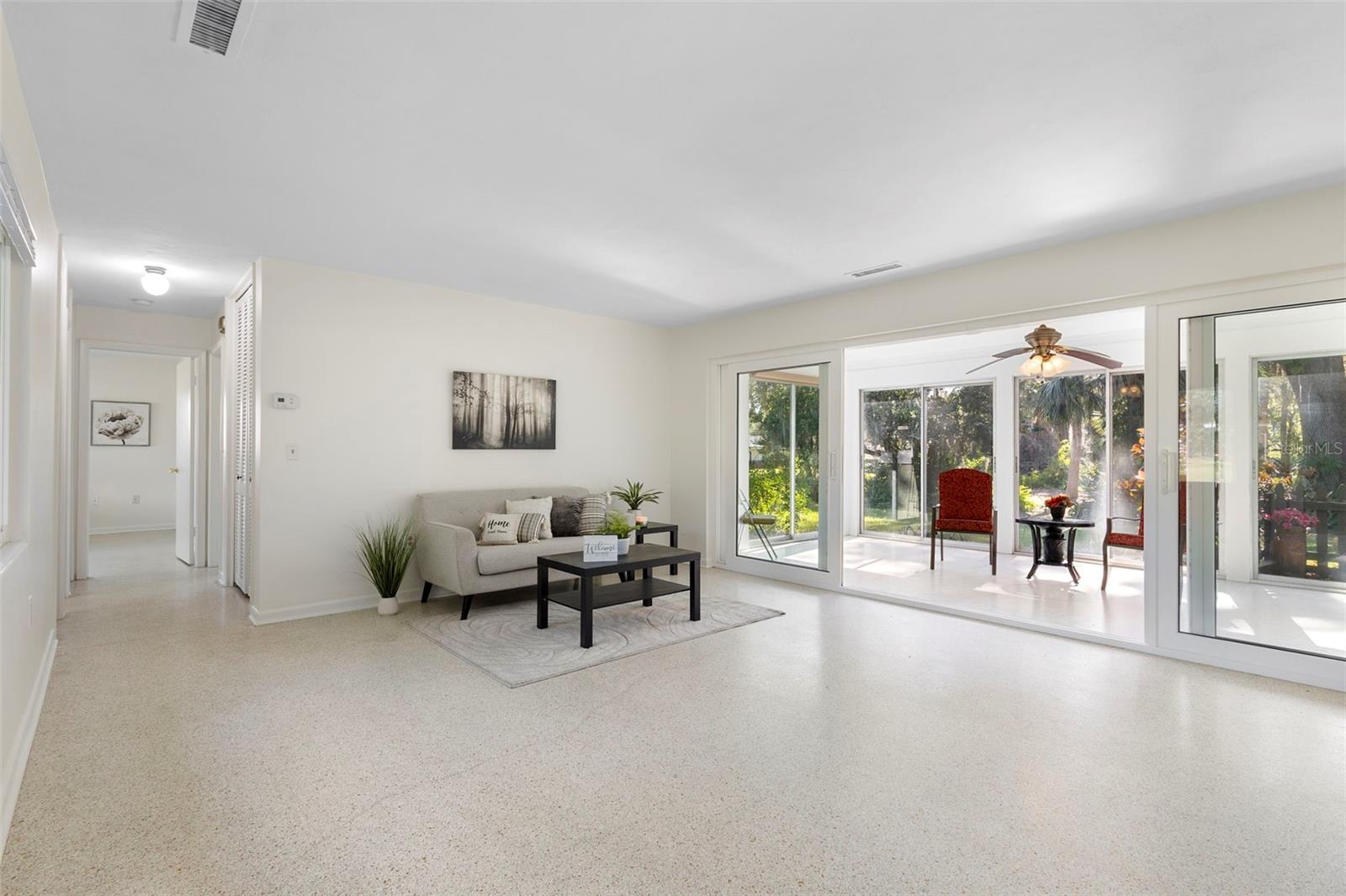 Image 11 of 78 For 353 Lake Crescent Drive