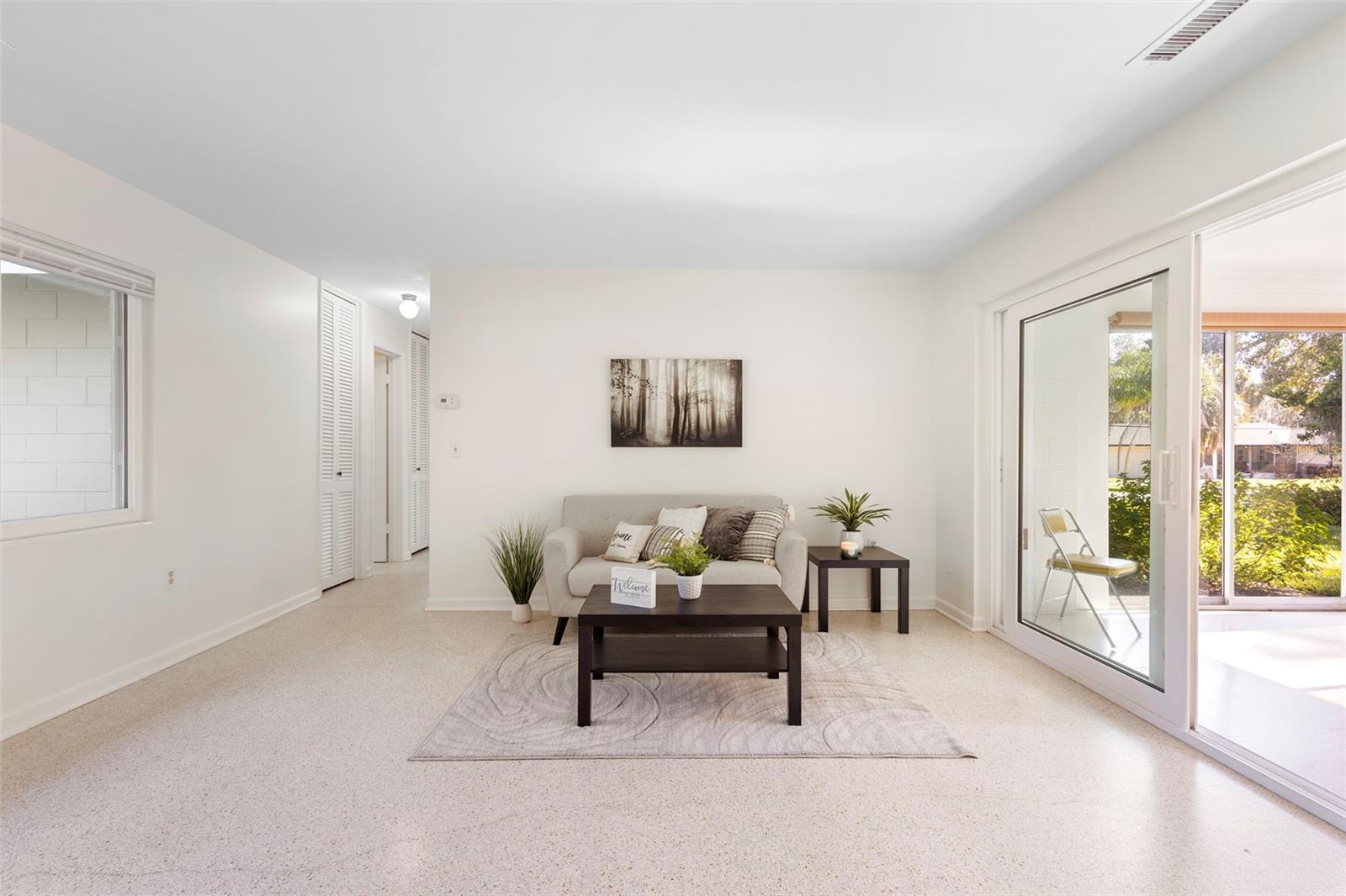 Image 12 of 78 For 353 Lake Crescent Drive