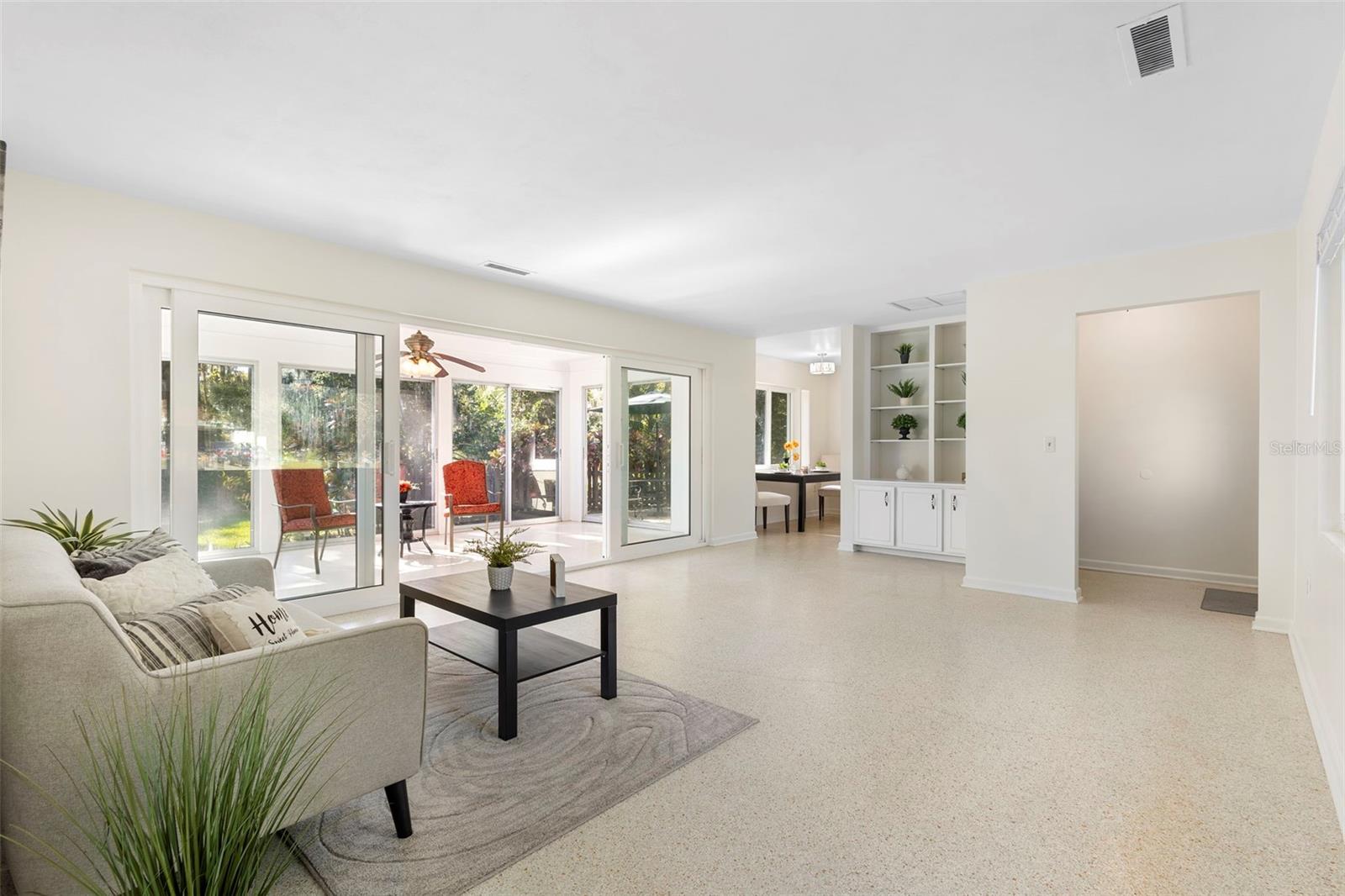 Image 13 of 78 For 353 Lake Crescent Drive