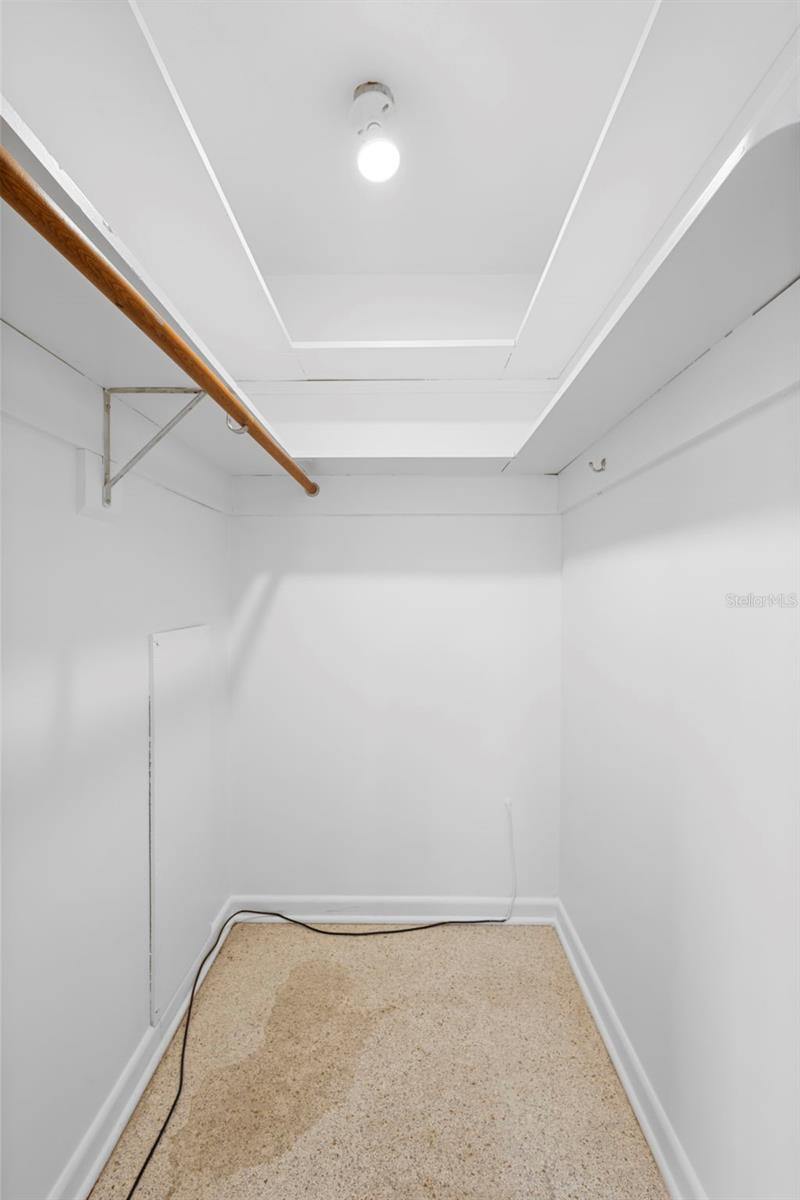 Image 29 of 78 For 353 Lake Crescent Drive