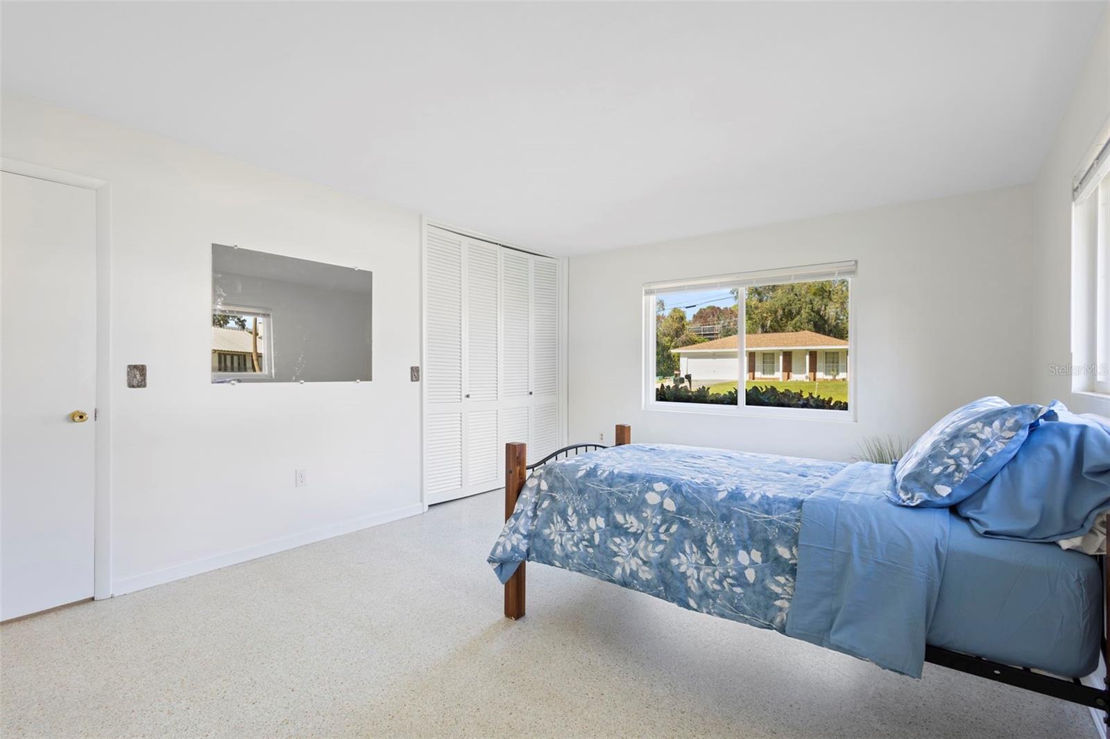 Image 30 of 78 For 353 Lake Crescent Drive