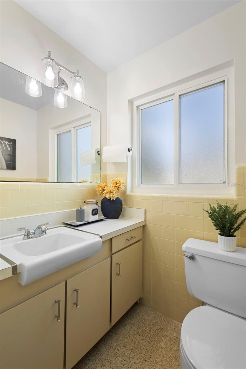 Image 31 of 78 For 353 Lake Crescent Drive