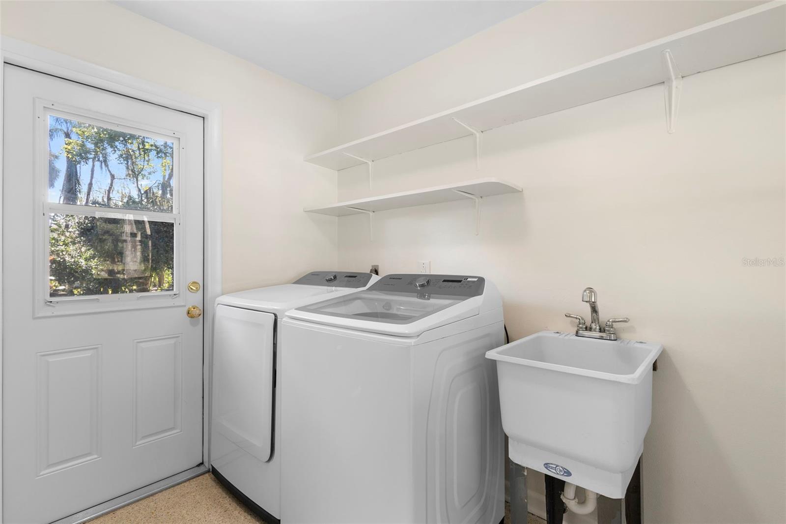 Image 33 of 78 For 353 Lake Crescent Drive