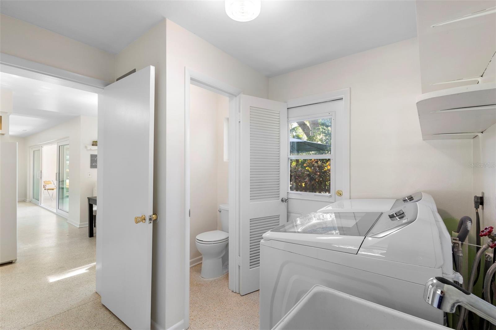 Image 34 of 78 For 353 Lake Crescent Drive