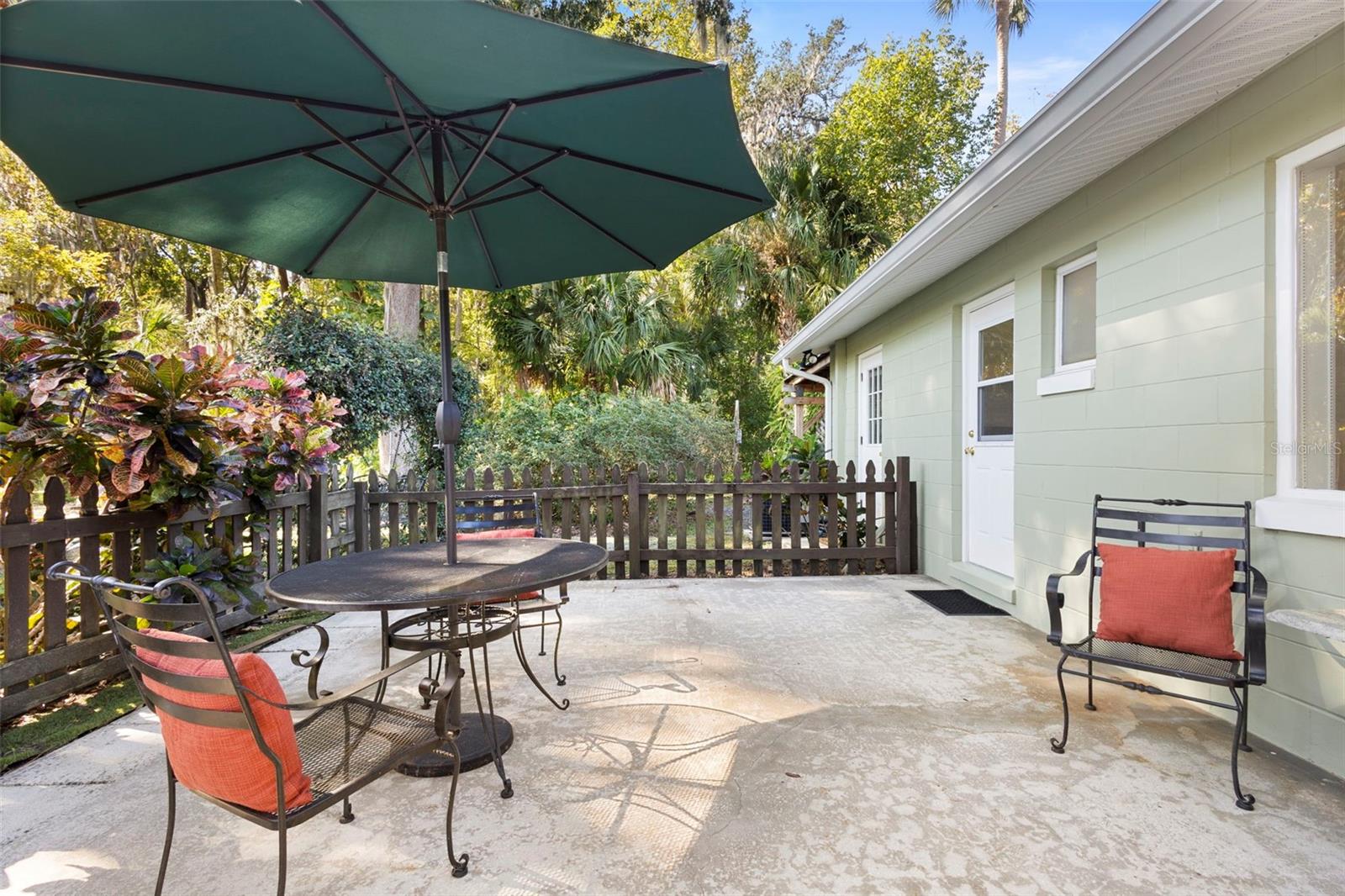 Image 41 of 78 For 353 Lake Crescent Drive