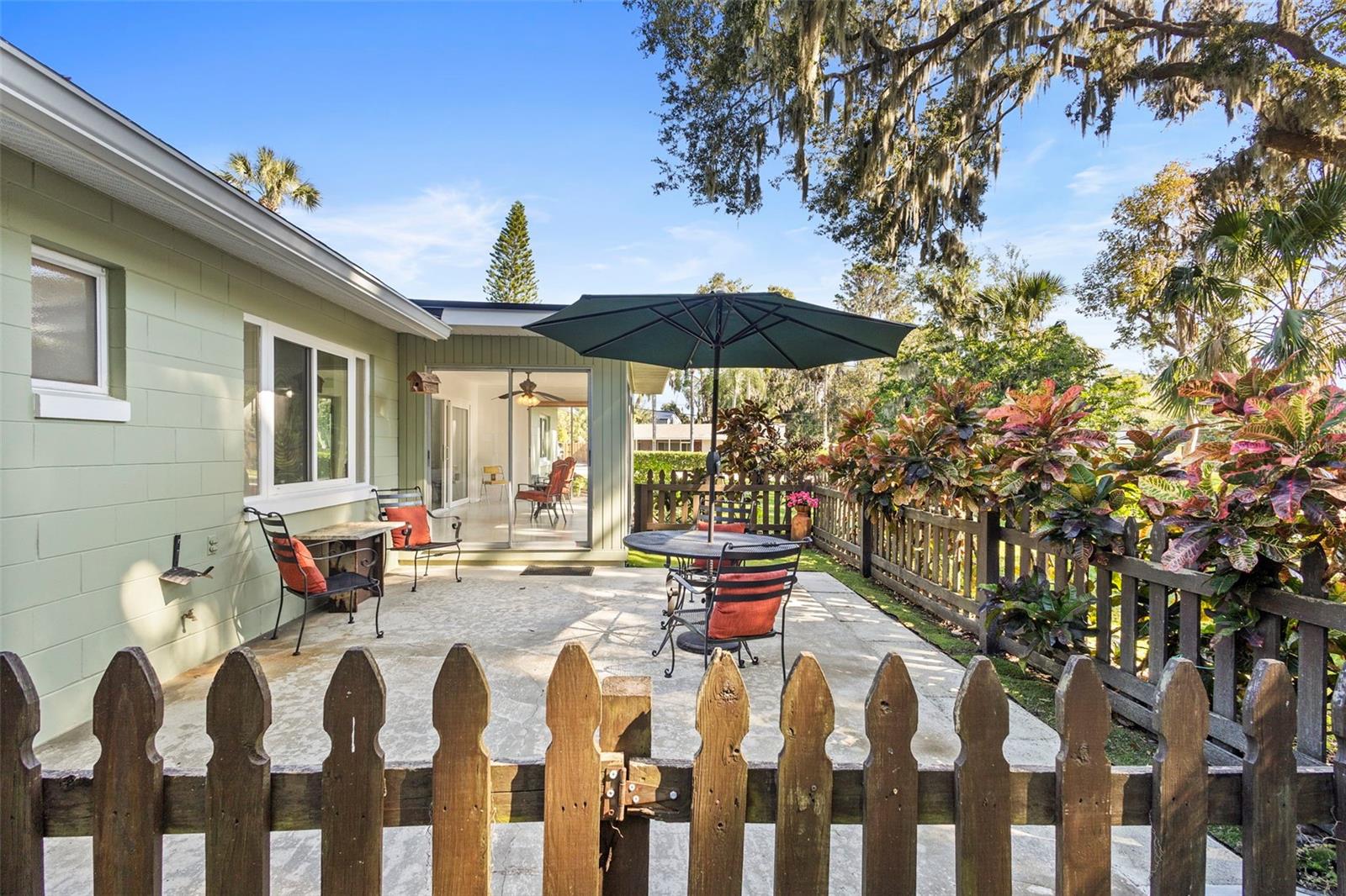 Image 44 of 78 For 353 Lake Crescent Drive