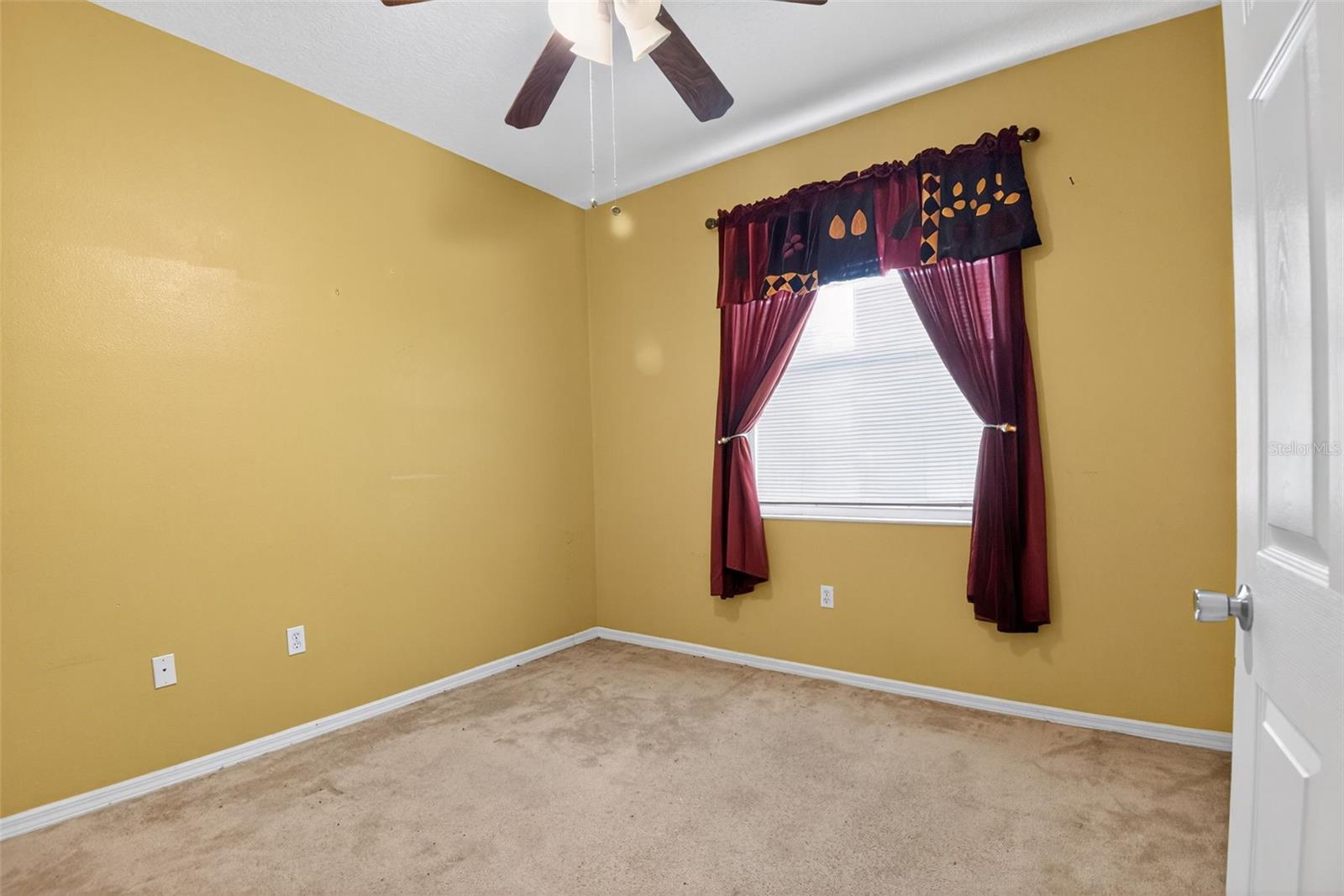 Image 10 of 33 For 101 Oak Haven Circle