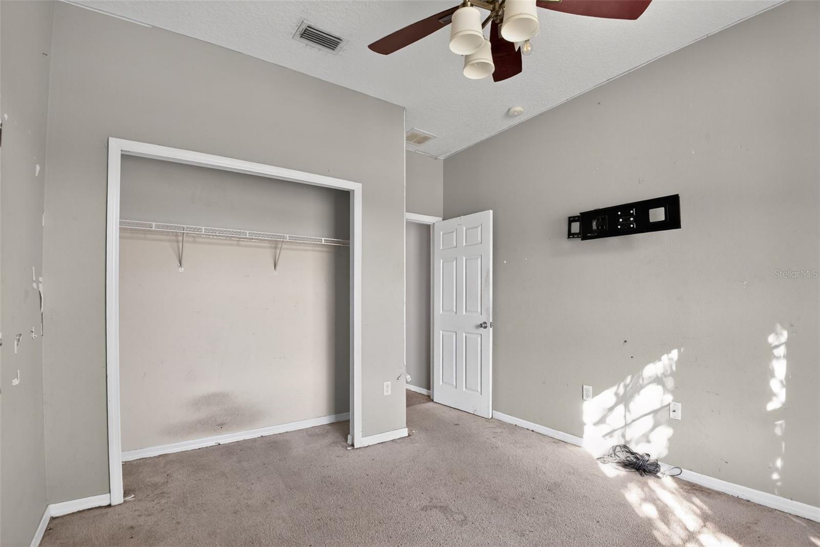 Image 26 of 33 For 101 Oak Haven Circle