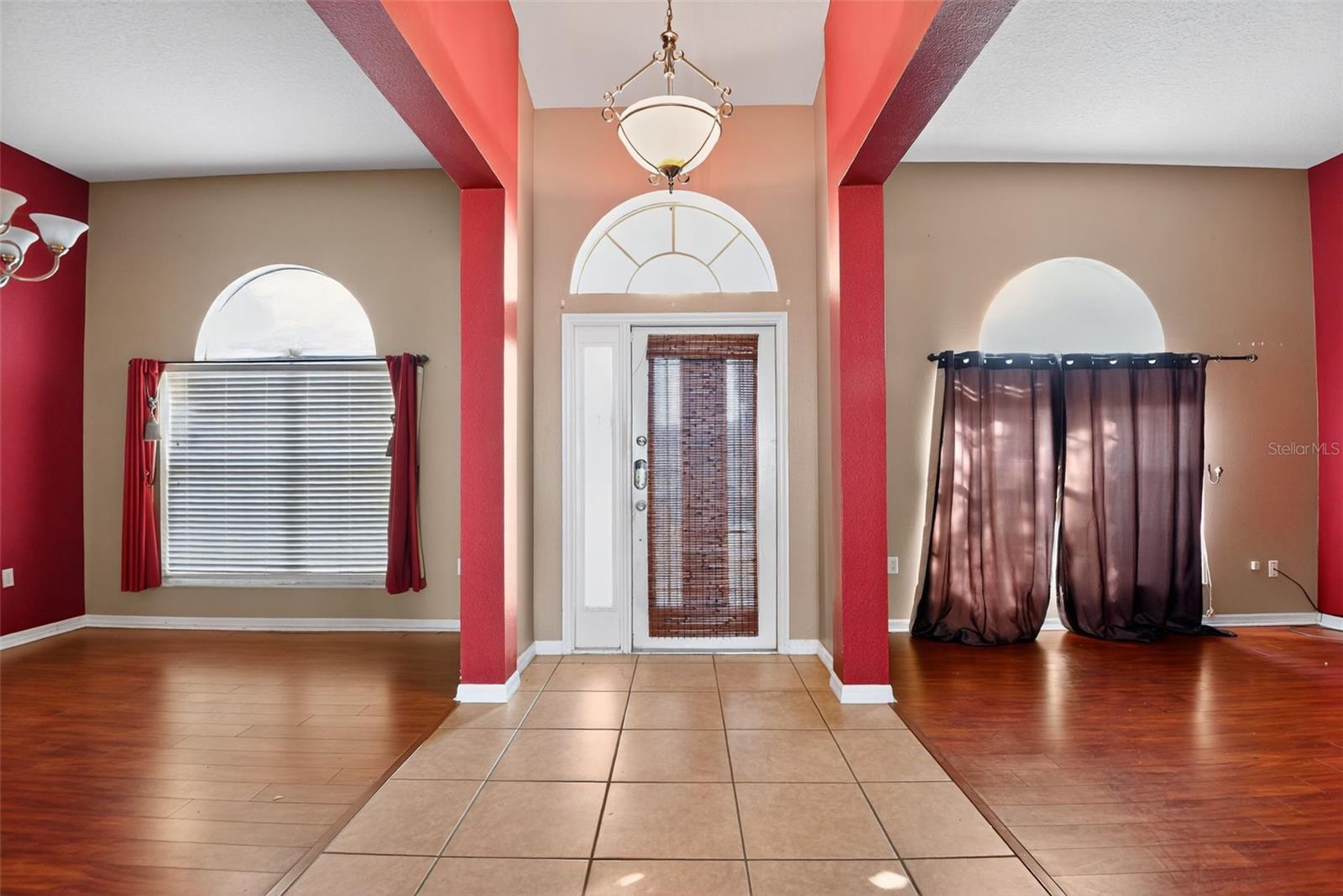 Image 3 of 33 For 101 Oak Haven Circle