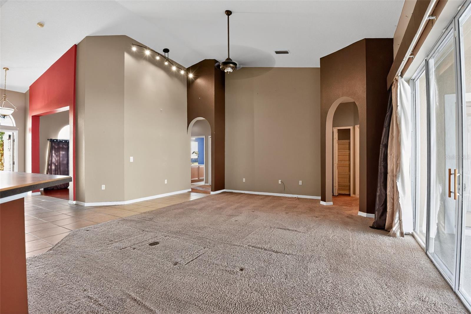 Image 6 of 33 For 101 Oak Haven Circle