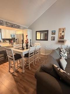 Image 22 of 29 For 1118 Villa Lane S