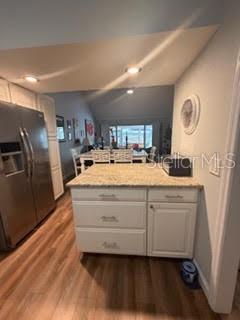 Image 8 of 29 For 1118 Villa Lane S