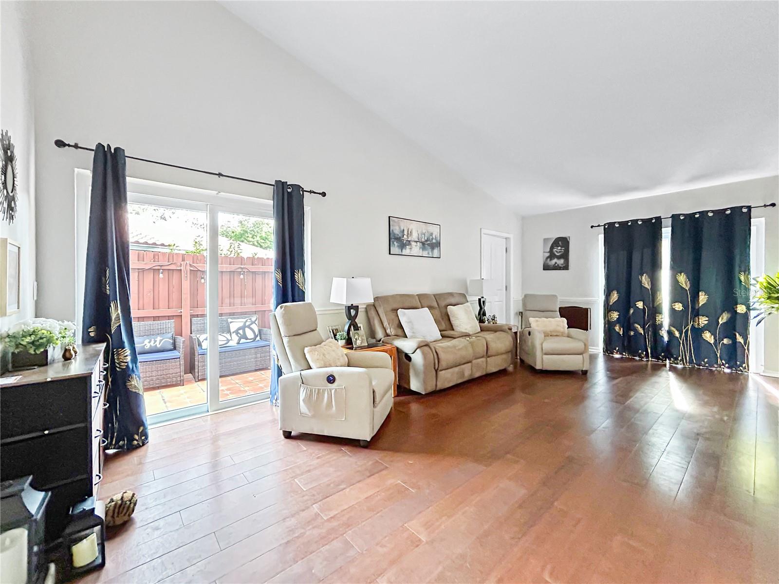 Image 15 of 18 For 909 Augusta National Boulevard