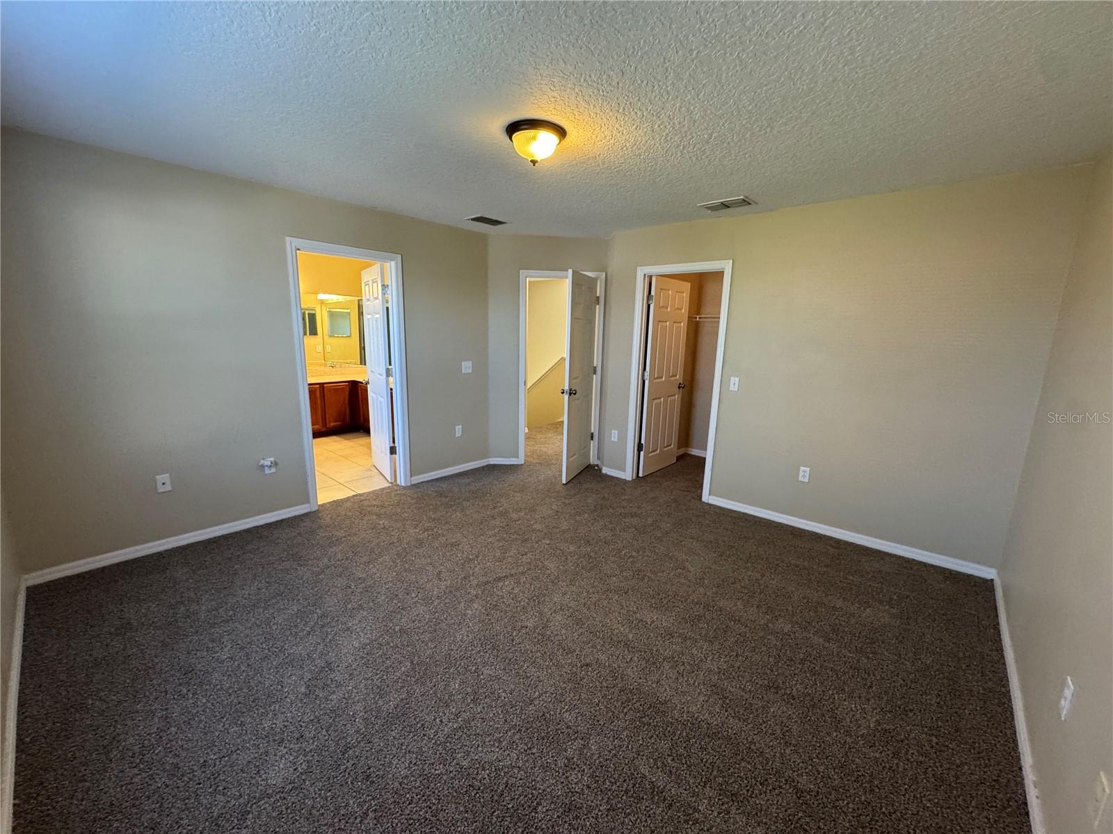 Image 11 of 18 For 681 Basingstoke Court