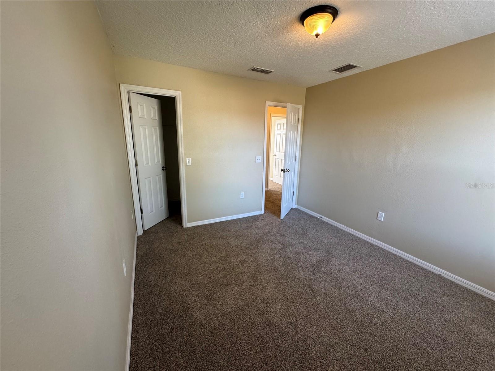 Image 14 of 18 For 681 Basingstoke Court