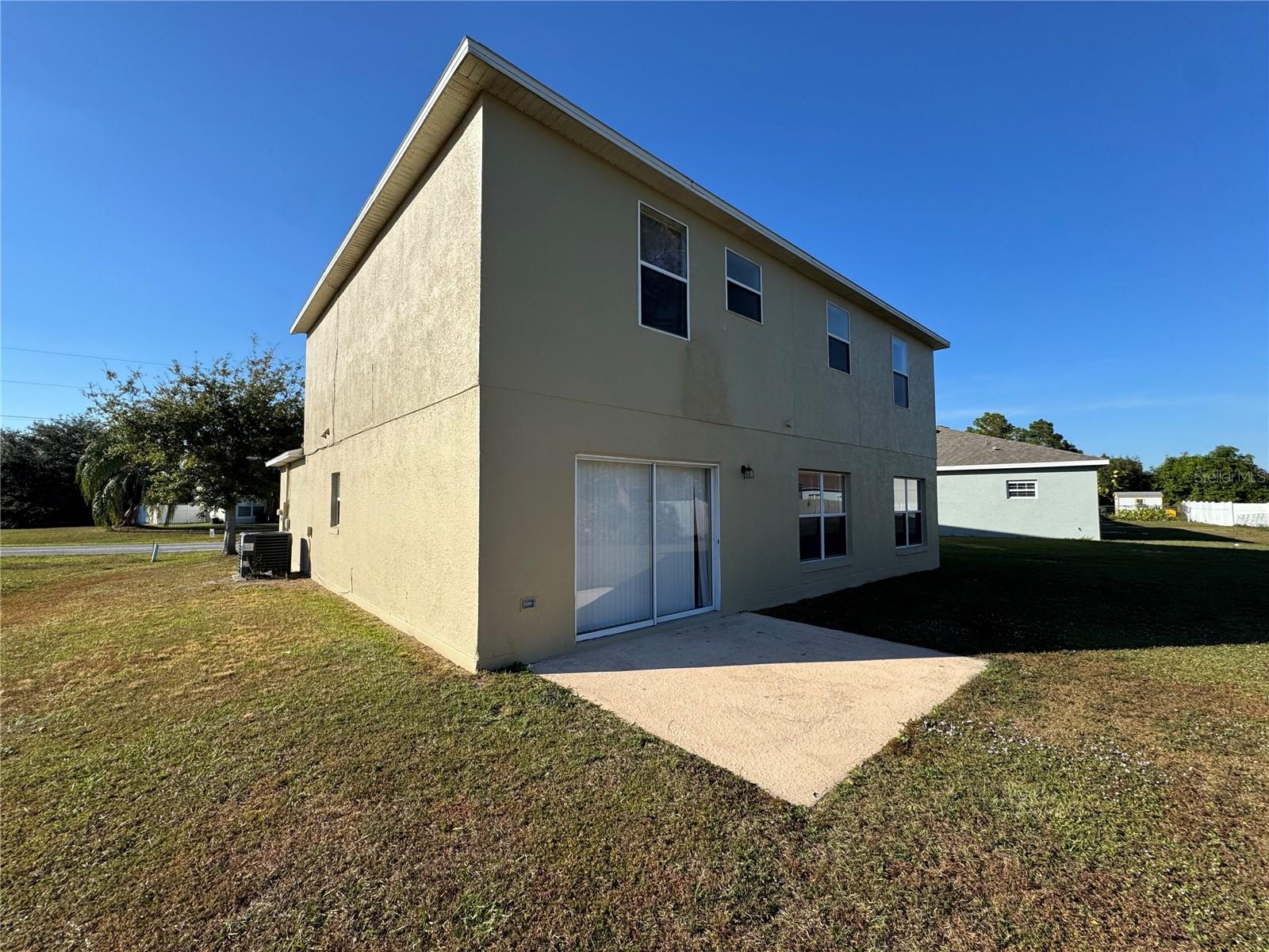 Image 15 of 18 For 681 Basingstoke Court