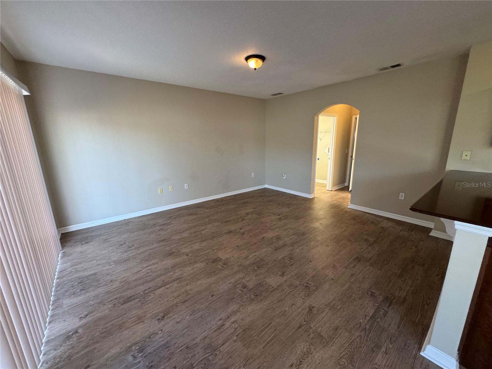 Image 7 of 18 For 681 Basingstoke Court