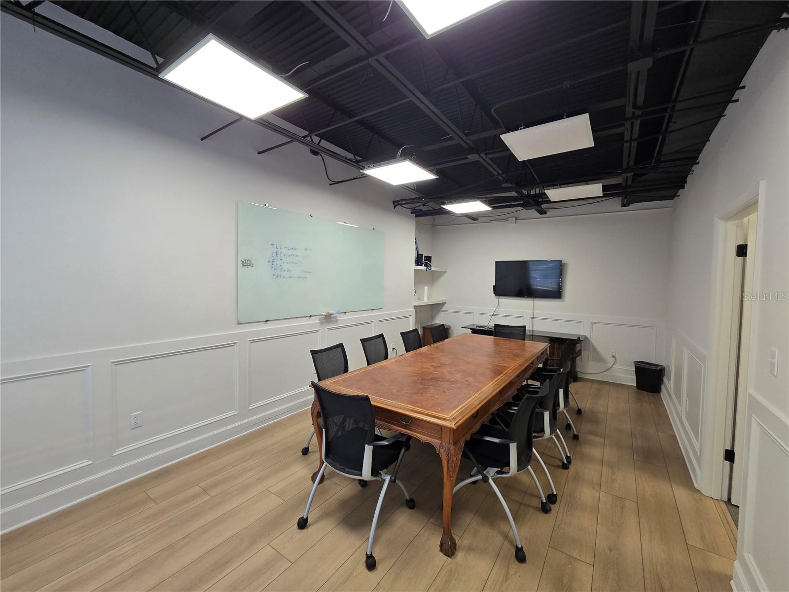 Image 22 of 36 For 2250 Lee Road 206