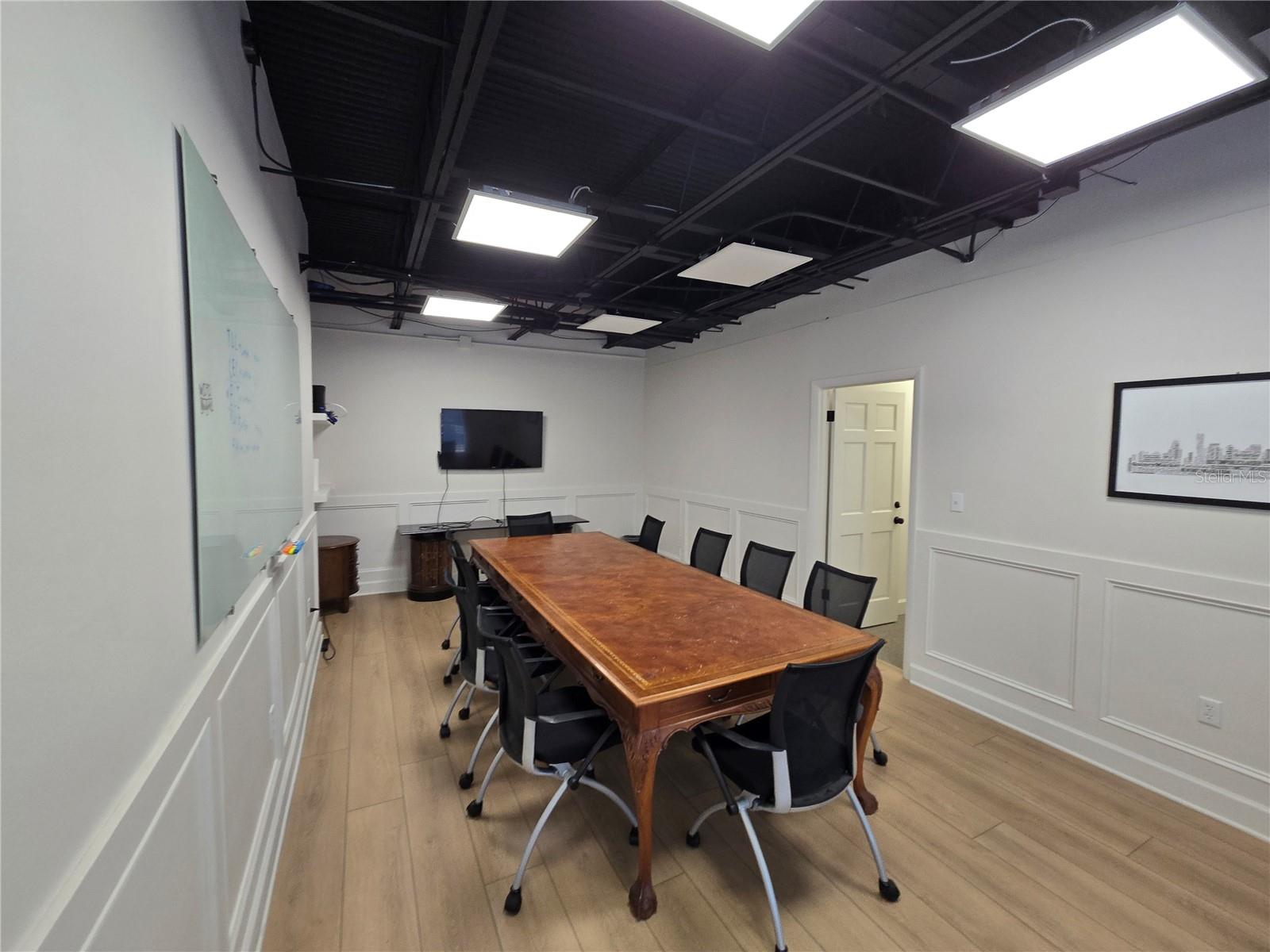 Image 24 of 36 For 2250 Lee Road 206