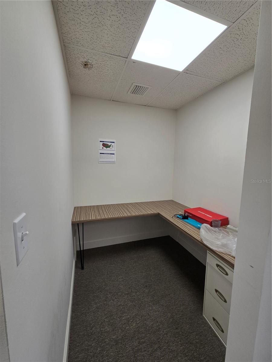 Image 29 of 36 For 2250 Lee Road 206