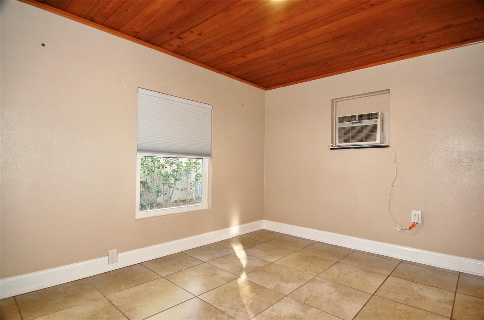 Image 11 of 18 For 1940 Sunset Lane