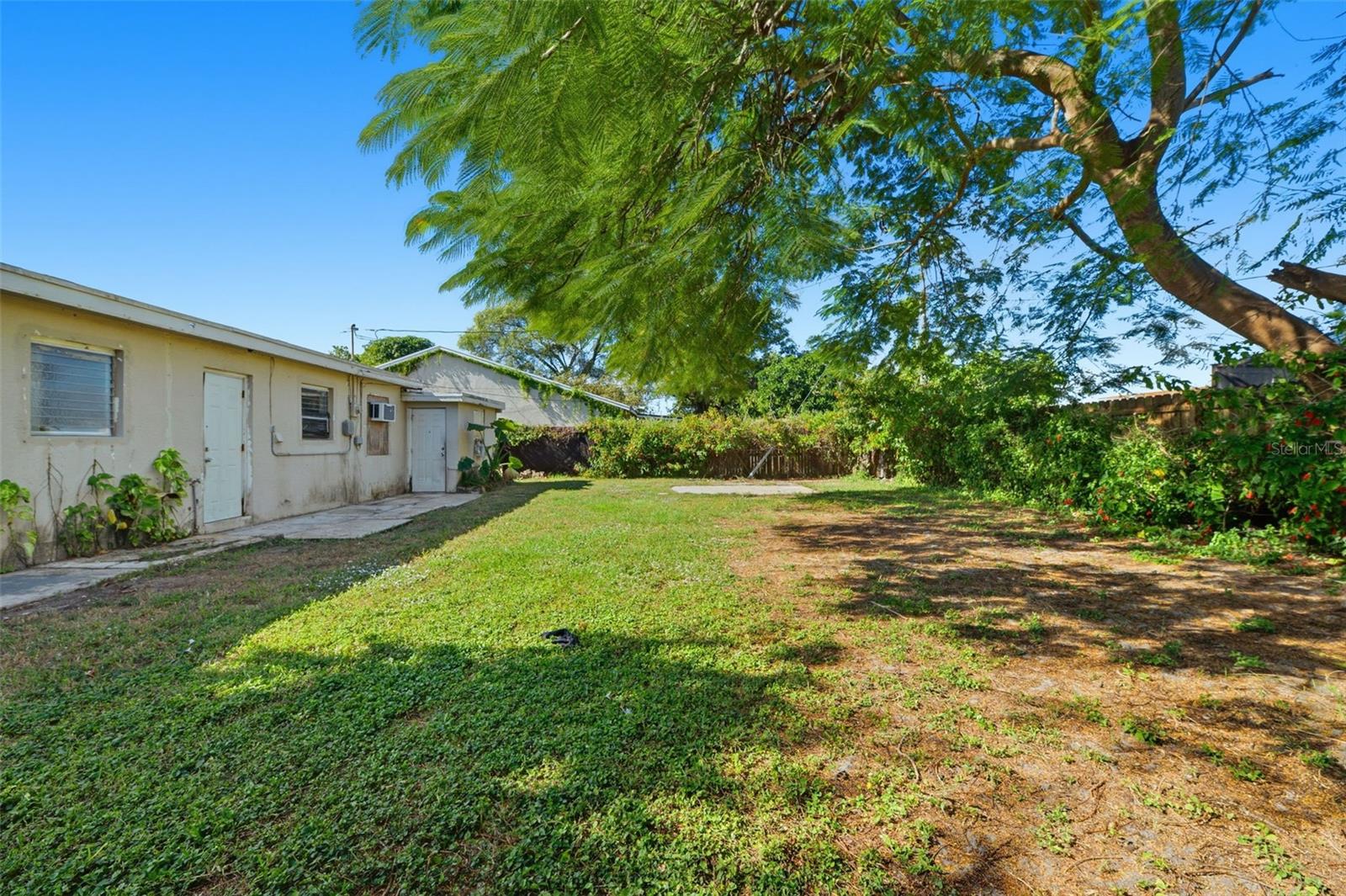 Image 22 of 25 For 3947 Pensacola Drive