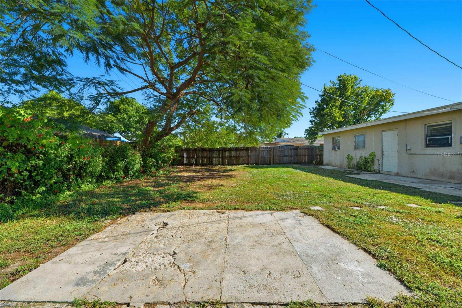 Image 24 of 25 For 3947 Pensacola Drive