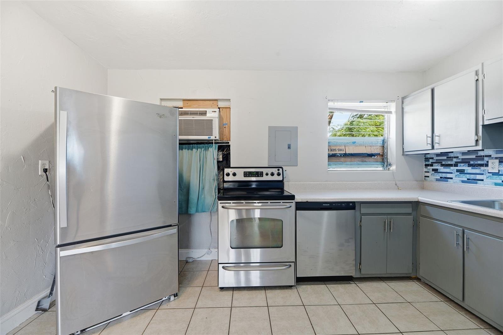 Image 9 of 25 For 3947 Pensacola Drive