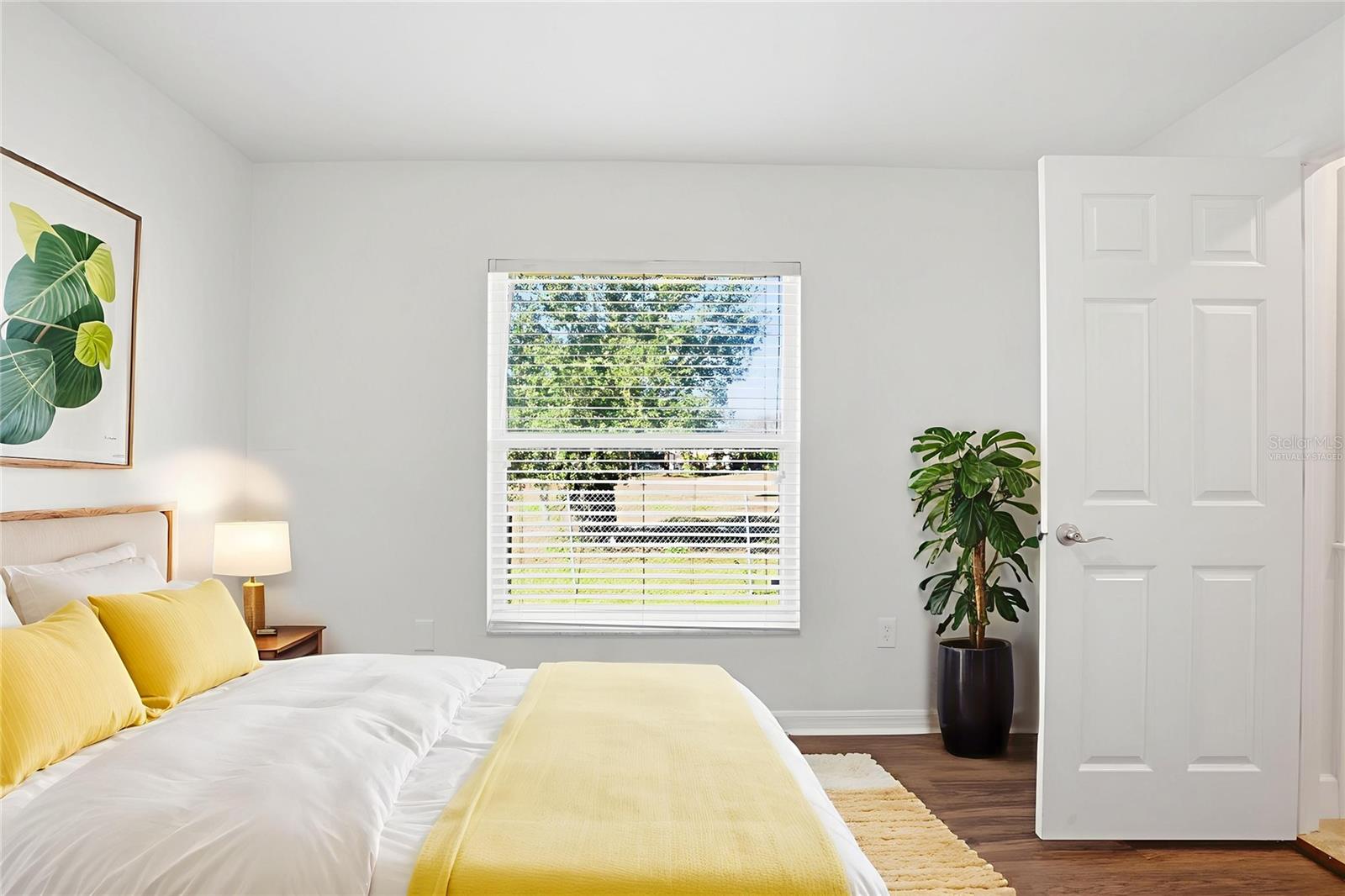 Image 22 of 45 For 18804 Forest Glen Court