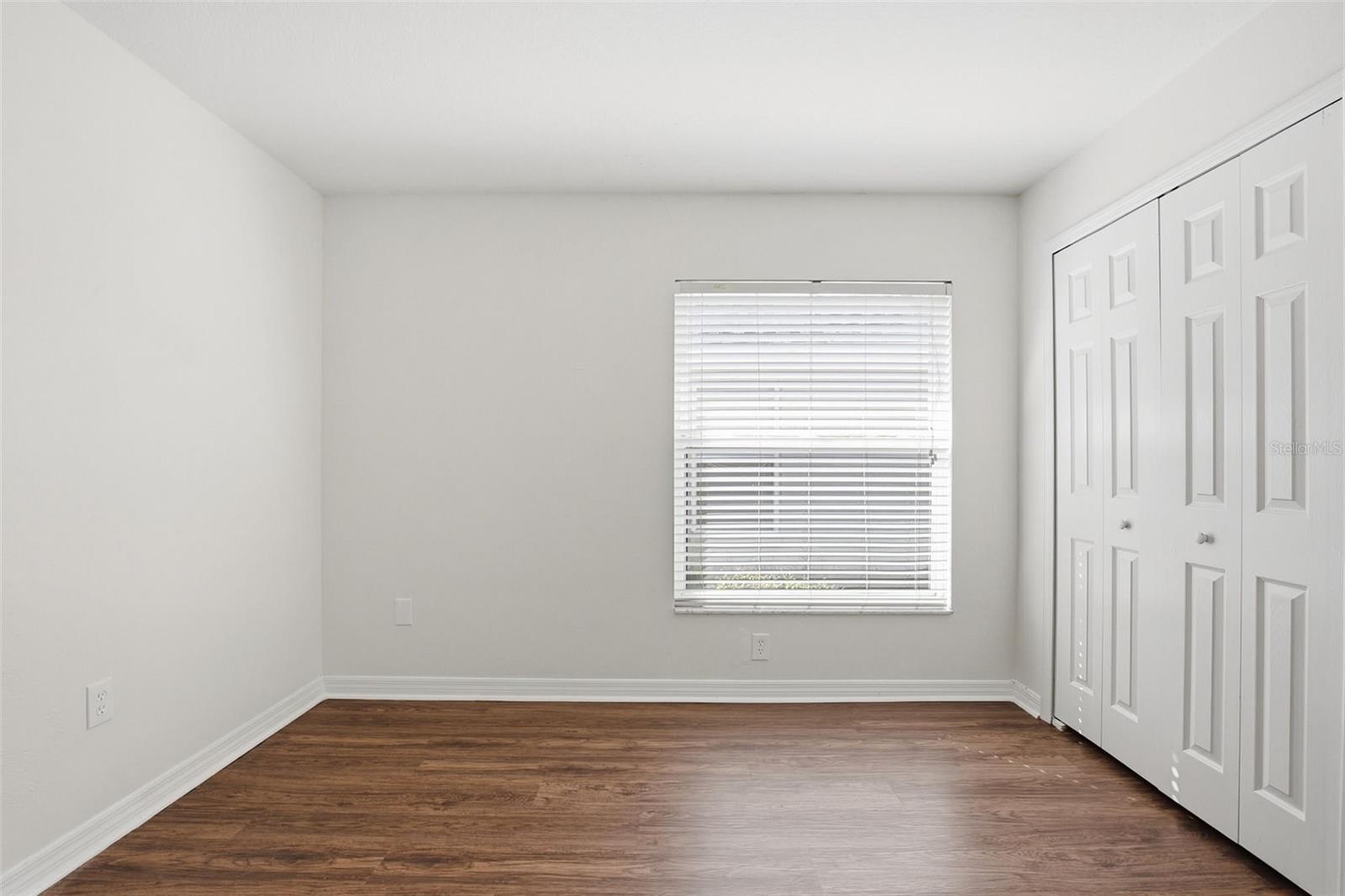 Image 27 of 45 For 18804 Forest Glen Court