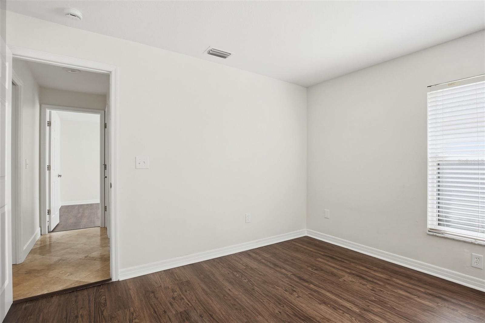 Image 28 of 45 For 18804 Forest Glen Court