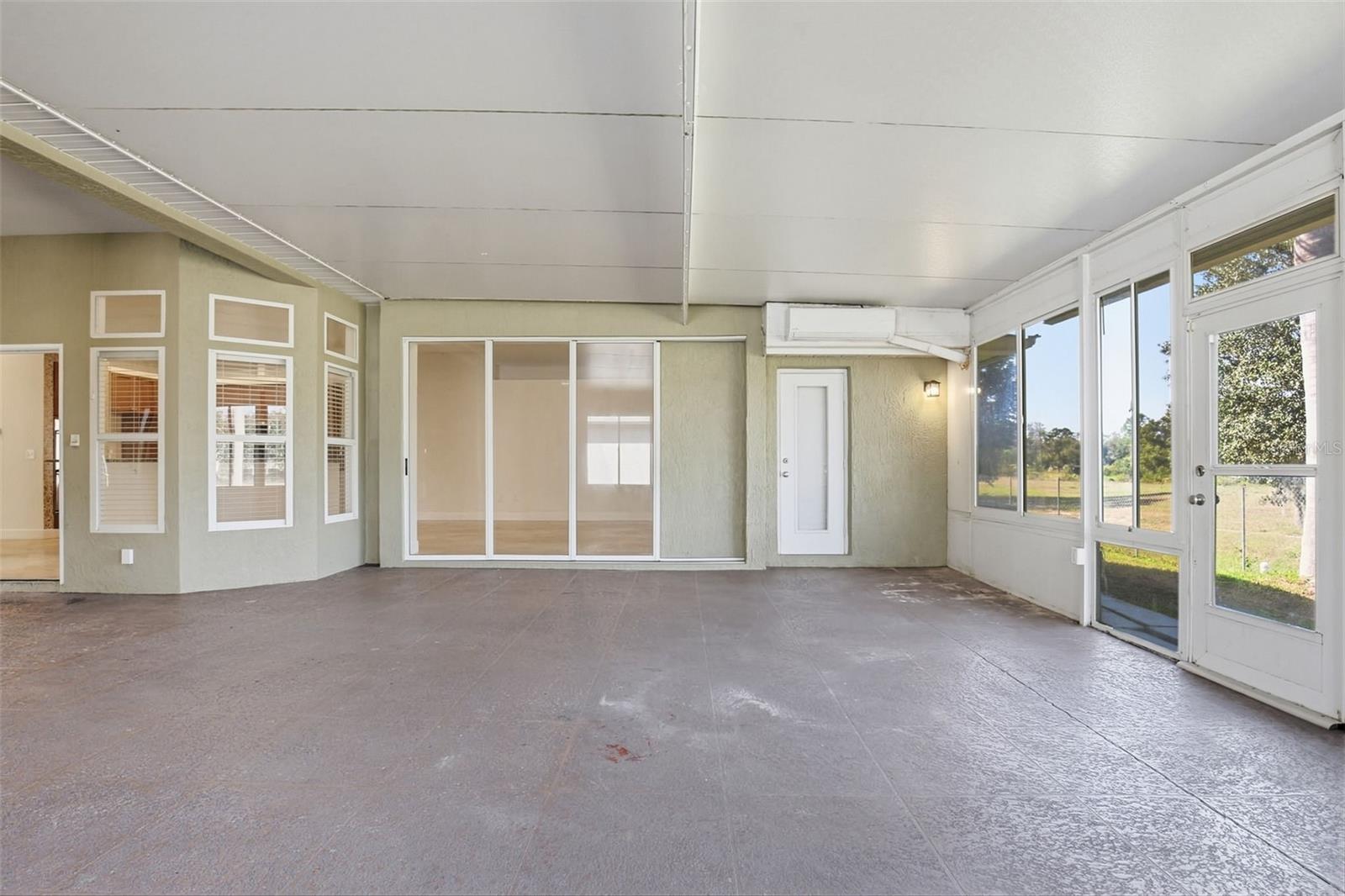 Image 39 of 45 For 18804 Forest Glen Court