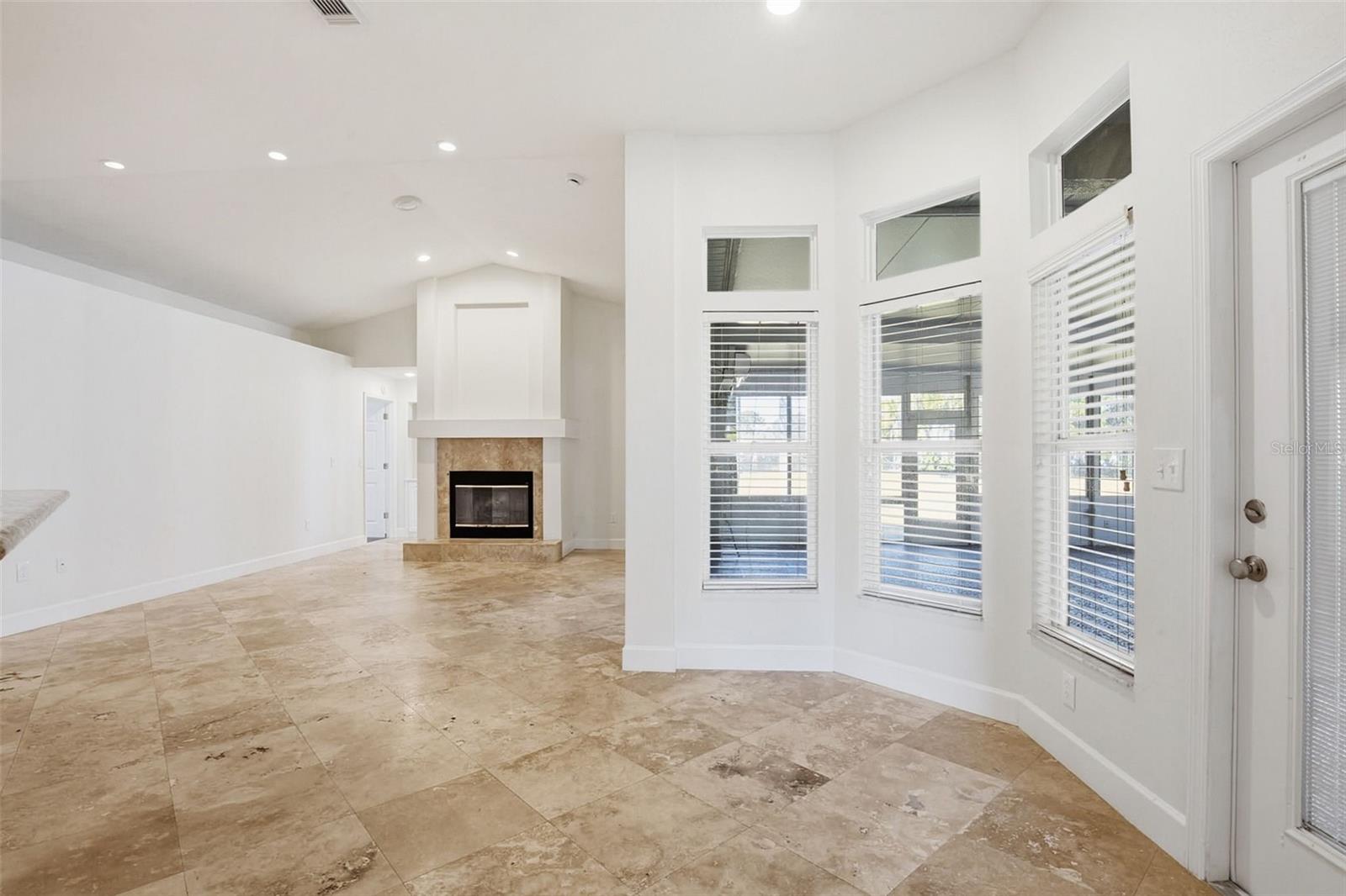 Image 9 of 45 For 18804 Forest Glen Court