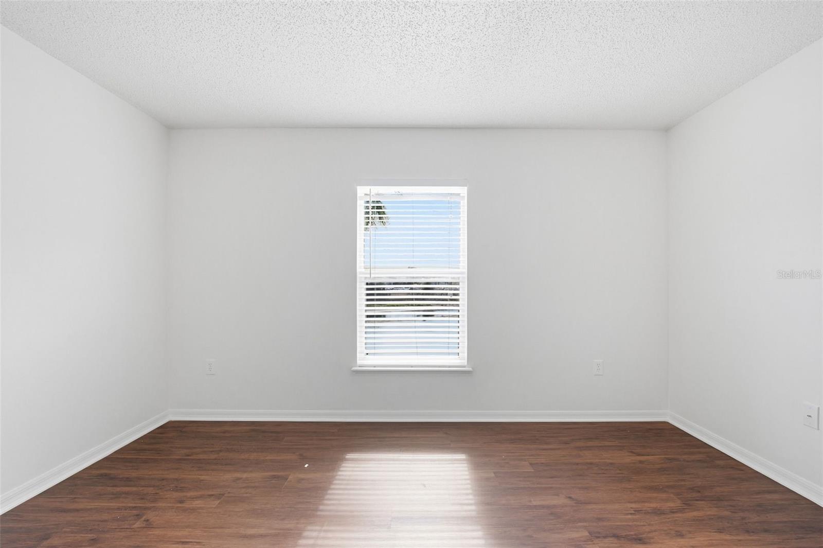 Image 15 of 40 For 30230 Double Drive