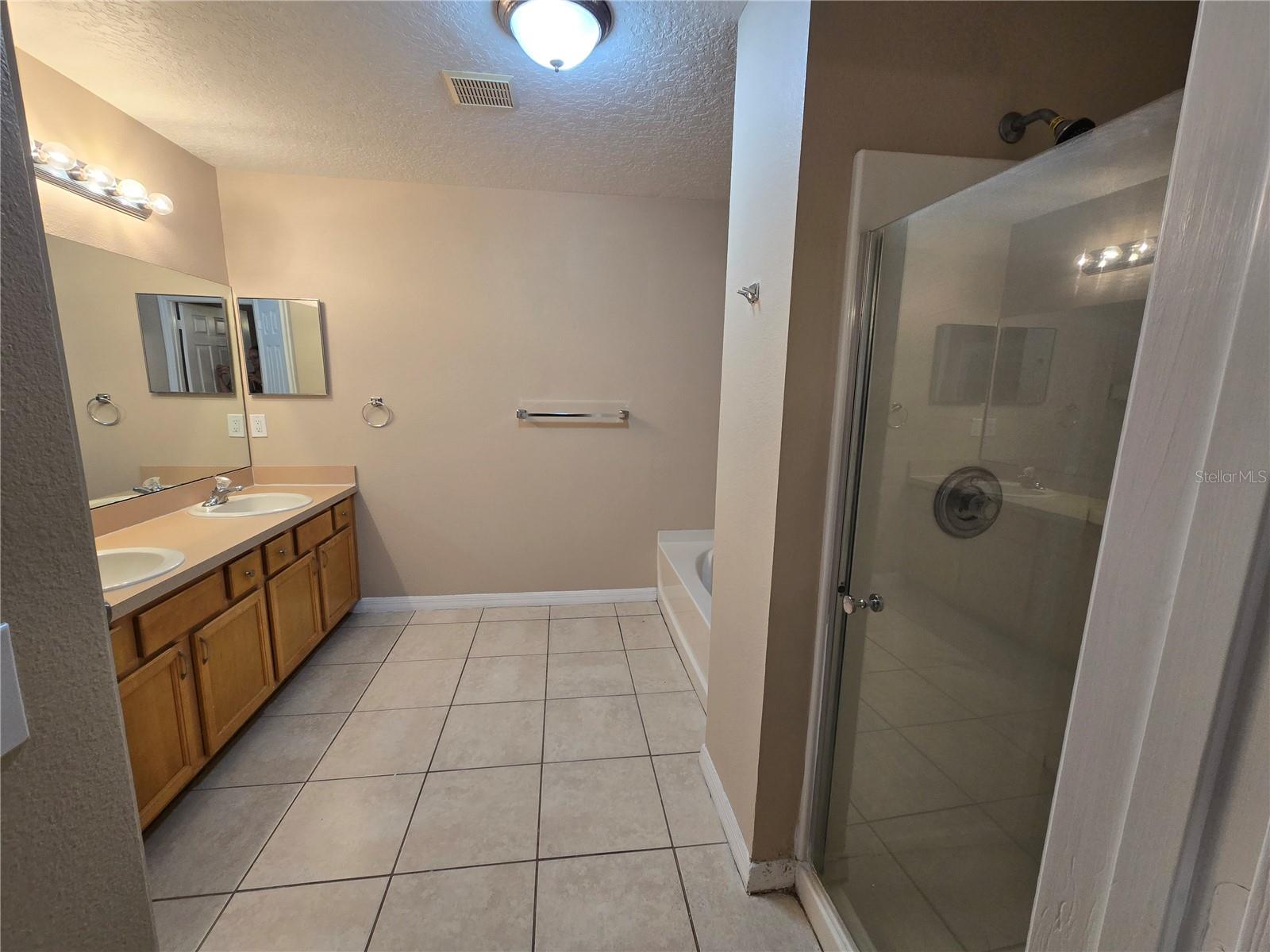 Image 12 of 23 For 8 Windrose Drive