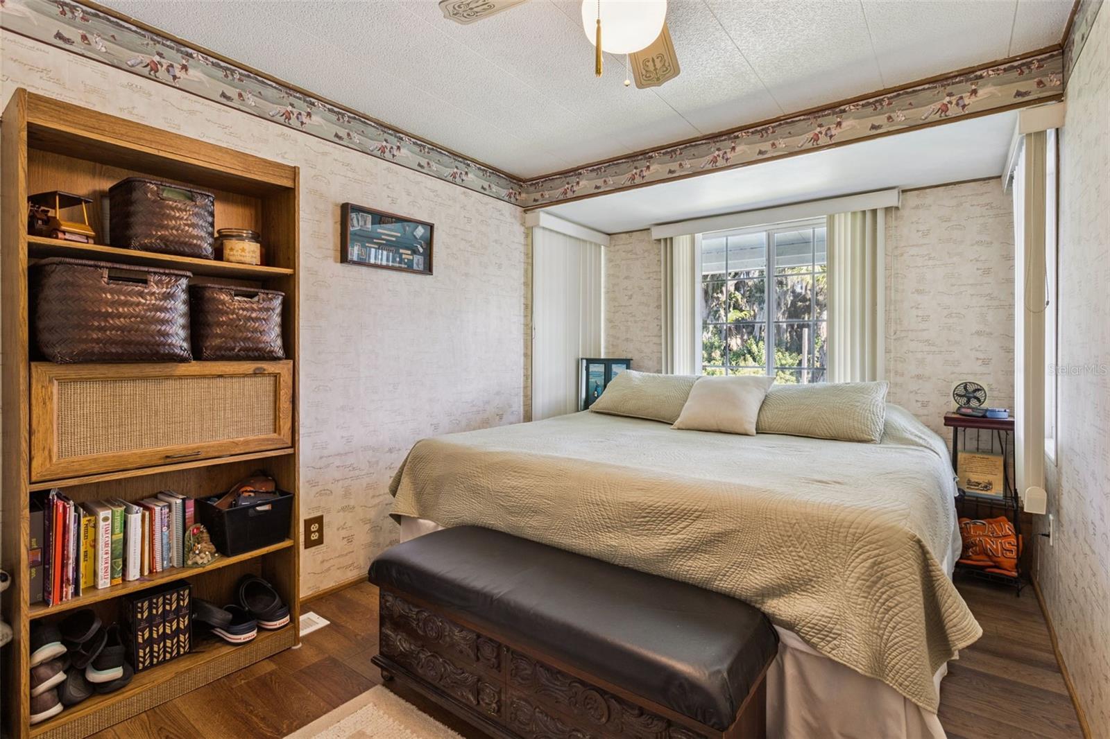 Image 22 of 47 For 120 Breezy Point