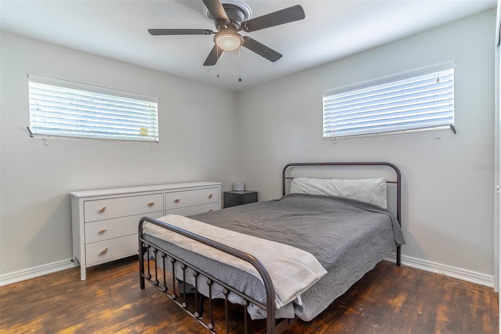 Image 17 of 25 For 1237 Voorhis Avenue