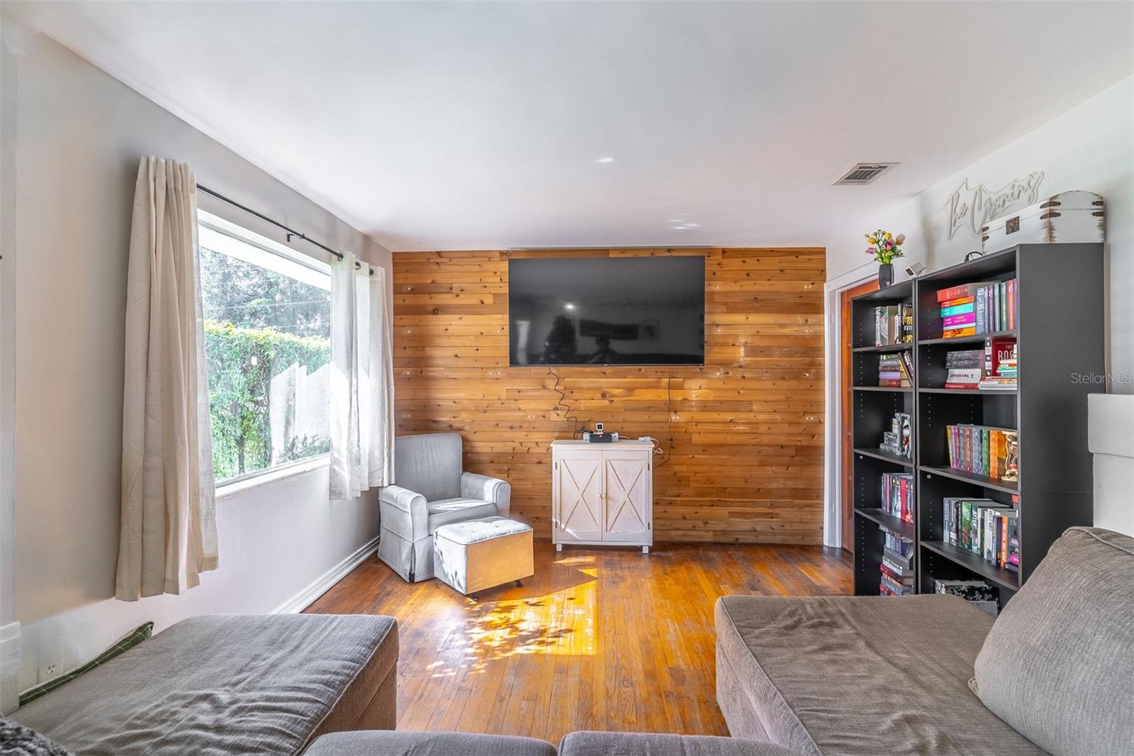 Image 7 of 25 For 1237 Voorhis Avenue