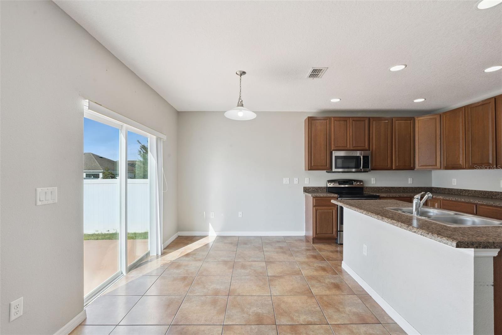 Image 12 of 52 For 1038 Suffragette Circle