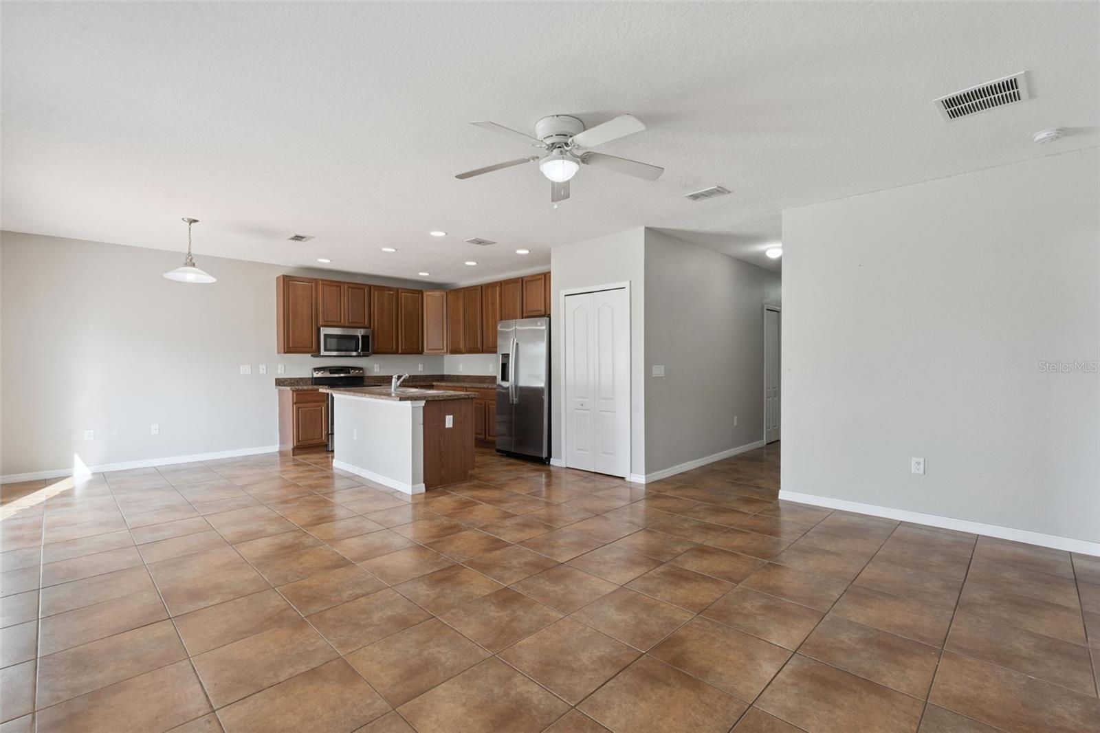 Image 13 of 52 For 1038 Suffragette Circle