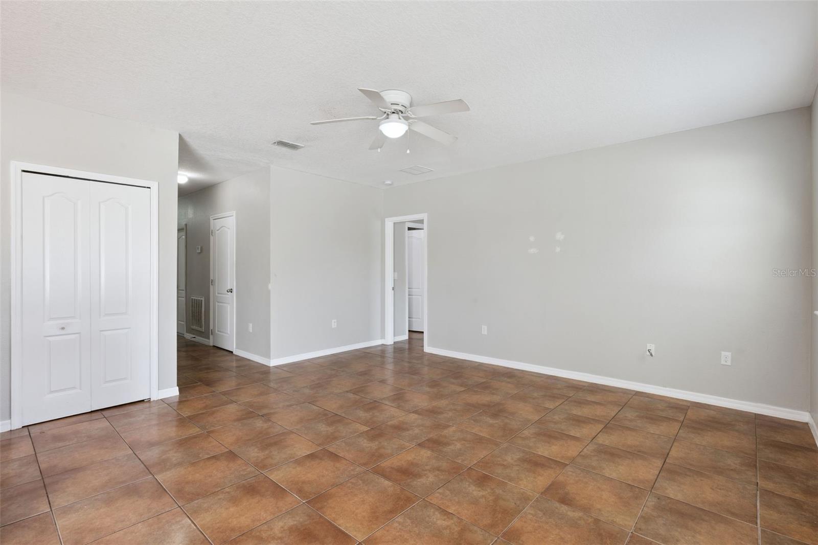 Image 15 of 52 For 1038 Suffragette Circle