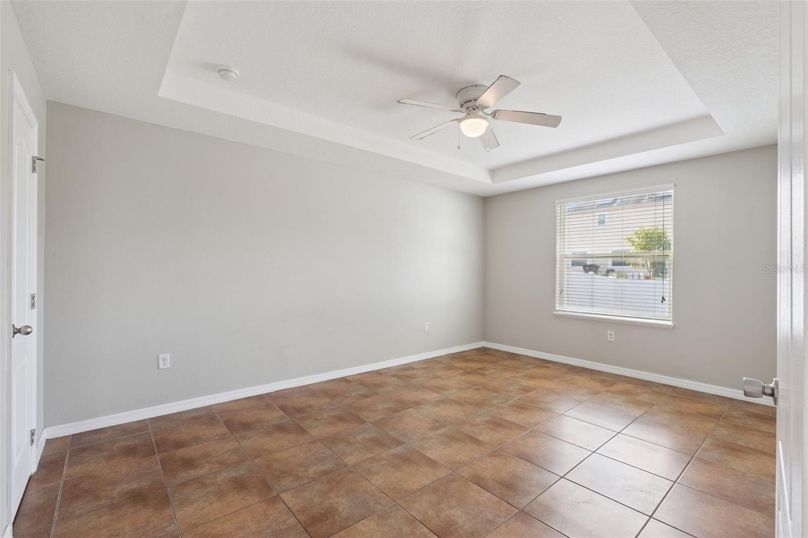 Image 16 of 52 For 1038 Suffragette Circle