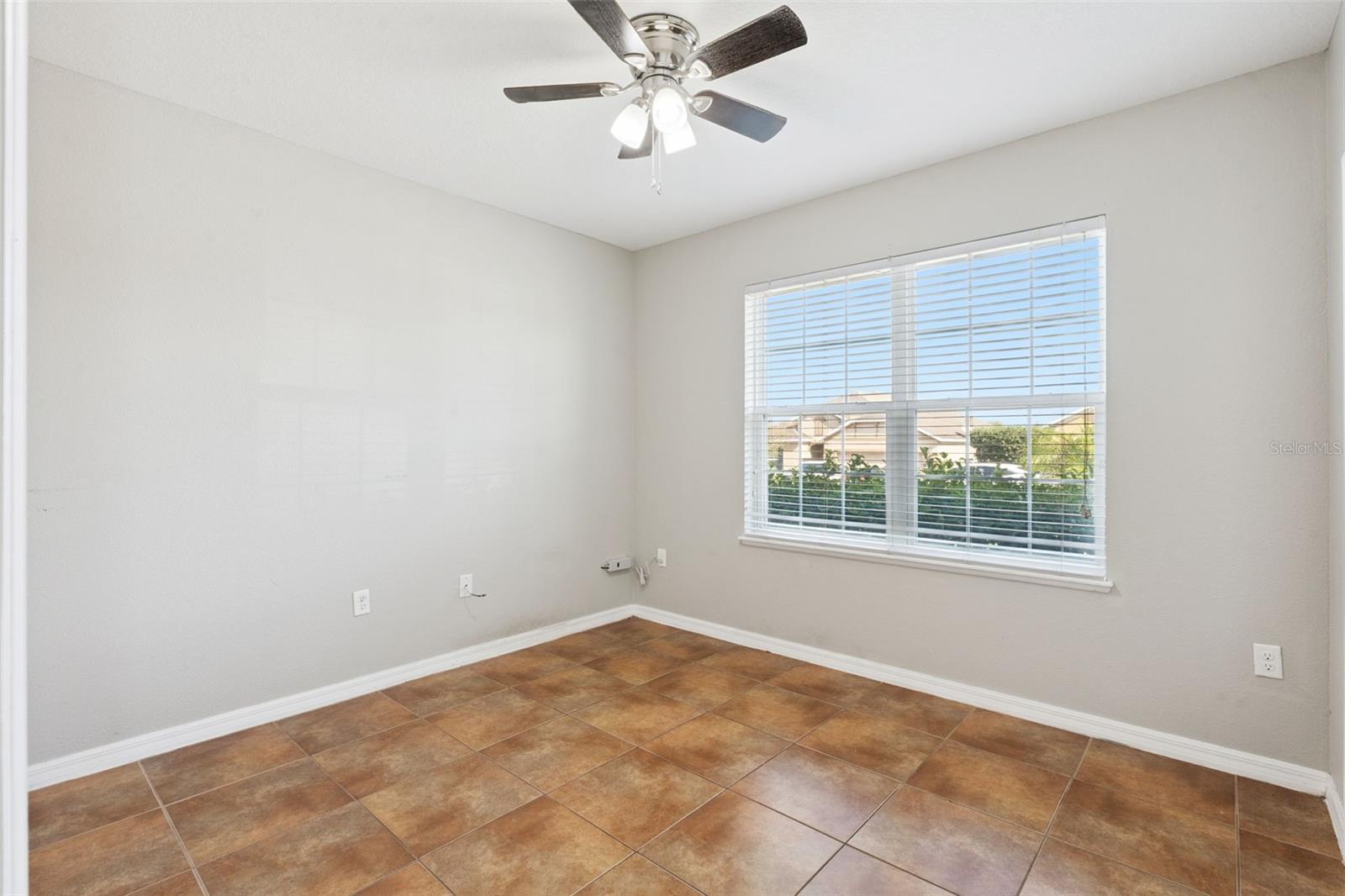 Image 22 of 52 For 1038 Suffragette Circle