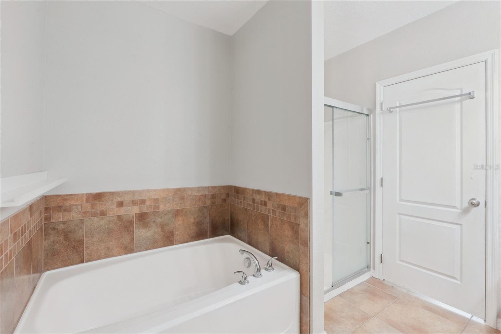 Image 26 of 52 For 1038 Suffragette Circle