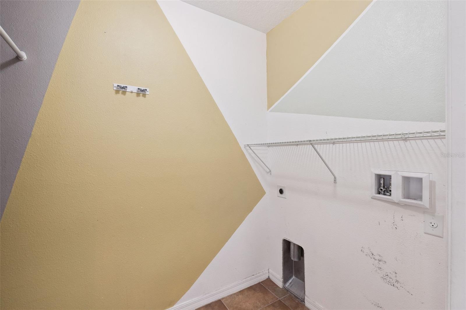 Image 27 of 52 For 1038 Suffragette Circle