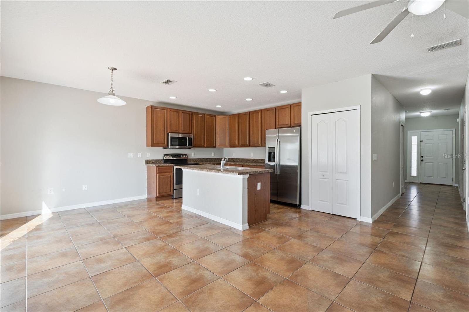 Image 4 of 52 For 1038 Suffragette Circle