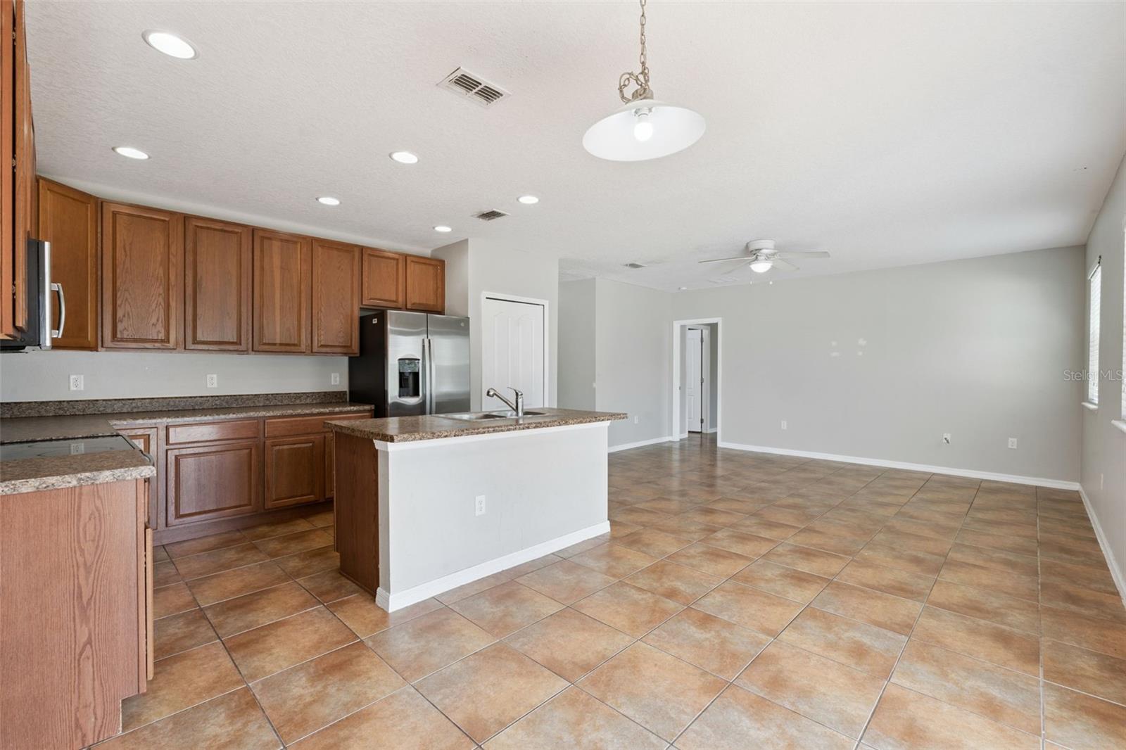 Image 5 of 52 For 1038 Suffragette Circle