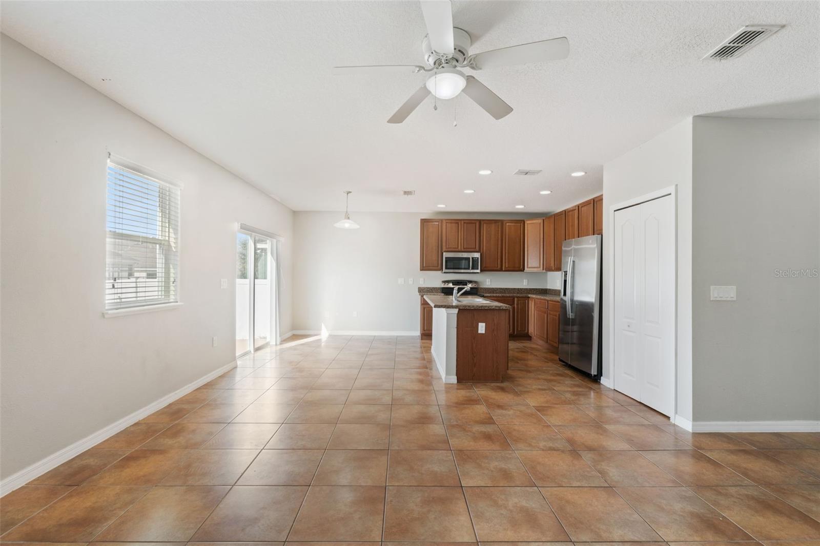 Image 9 of 52 For 1038 Suffragette Circle