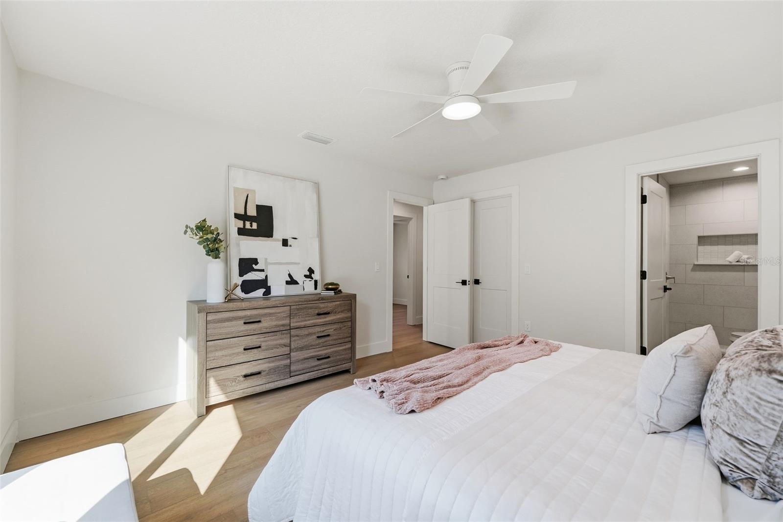 Image 21 of 31 For 241 Overlook Drive